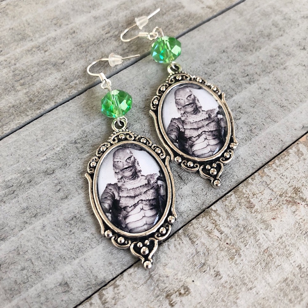 💚Creature from the Black Lagoon💚Cameo earrings - Picture 2 of 2